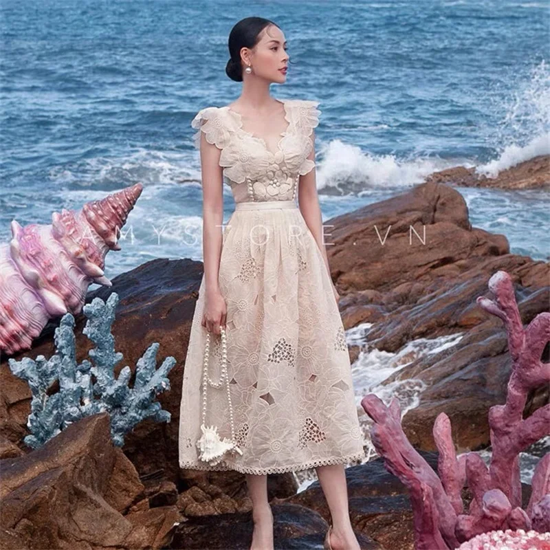 

High Quality Strap Long Party Dress Women Sleeveless Embroidery Floral A-Line V Neck Dresses Hollow Out Runway Vestidos F235