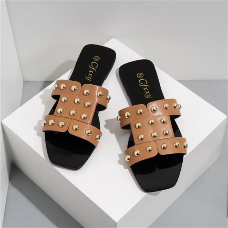 2021 Summer New Fashion Sexy Hollow Fashion Gold Rivets Slippers Women Flat-bottomed Large Size Outdoor Sandals Zapatillas Mujer