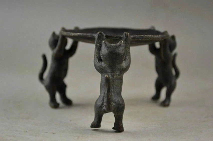 

Chinese collection of old handmade copper cat lamp Fortunately statue