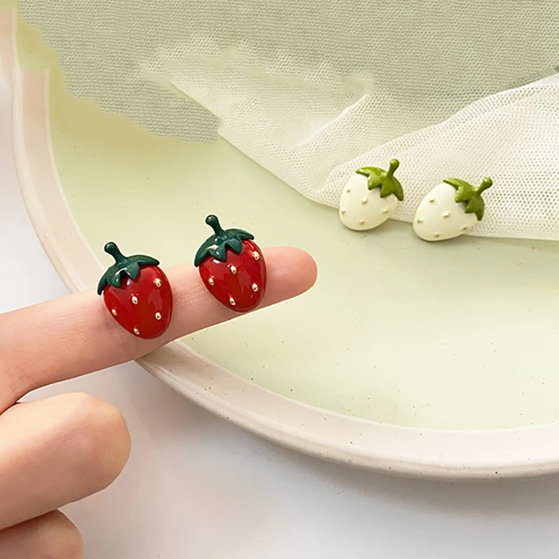 

INS Summer Cute Design Strawberry Stud Earring for Women Teen Girl Korean Fashion Fruit Jewelry 2022 Trend Friend Gift Pendiente
