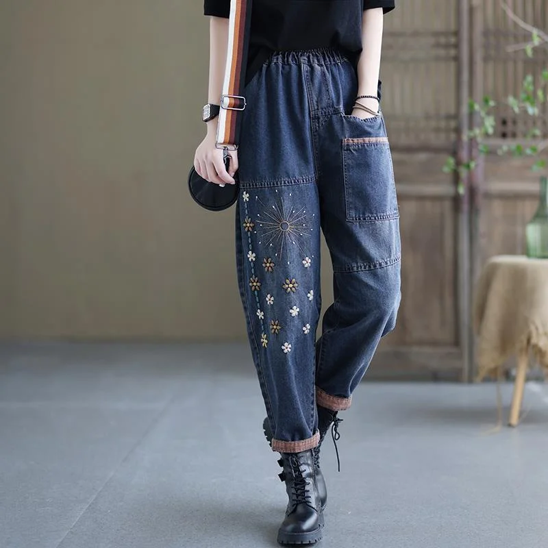 

Elastic waist jeans women's autumn new Capris large embroidered high waist loose fat sister perforated Harem Pants