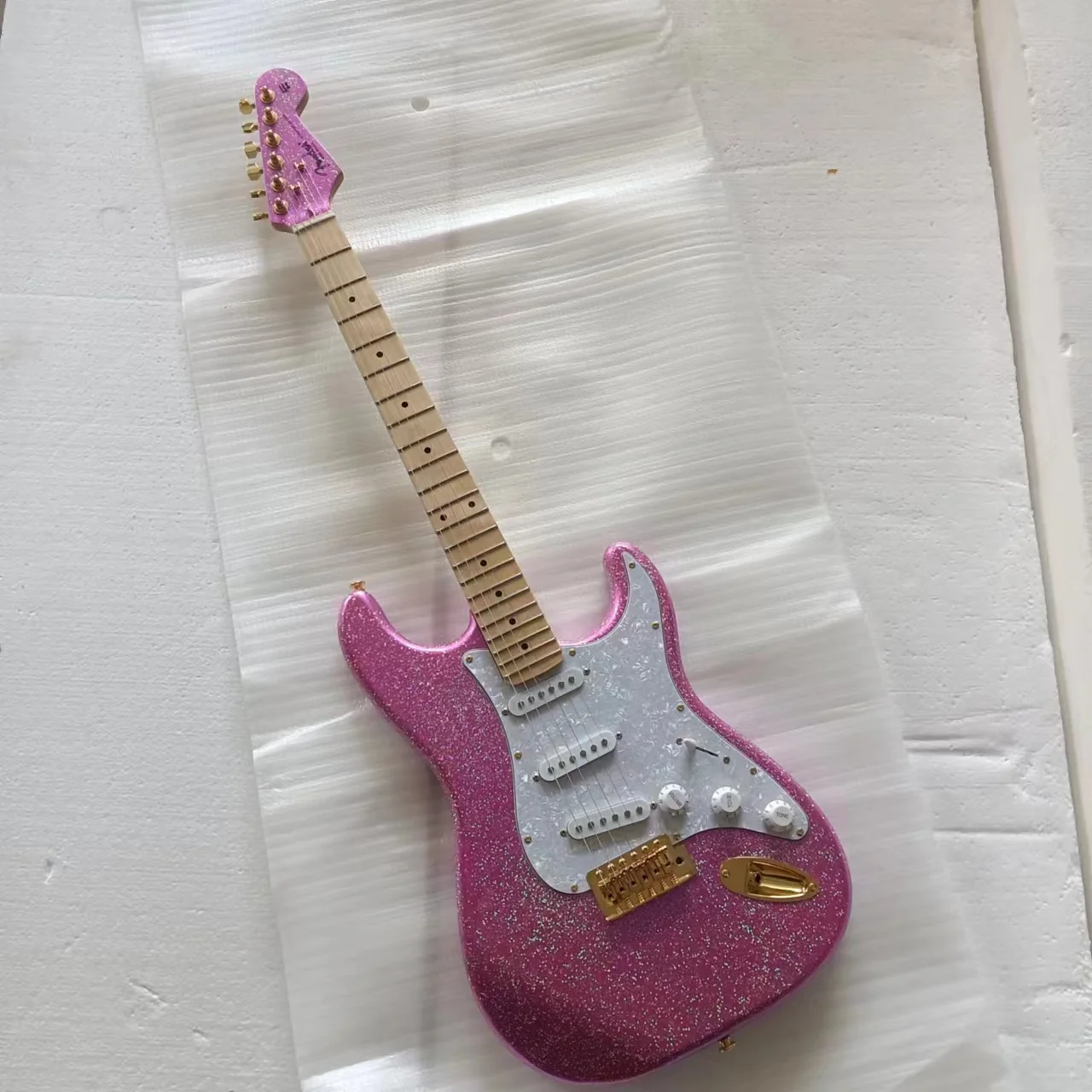 

High Quality Custom Body 6 String Wooden Bling Purple ST Electric Guitar 22 Fret Special Price Package Super Value Only