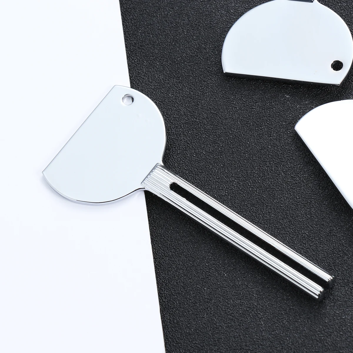 

3pcs Alloy Toothpaste Dispensers Toothpaste Squeezer Toothpaste Extruder Toothpaste Squeezer Toothpaste Roller