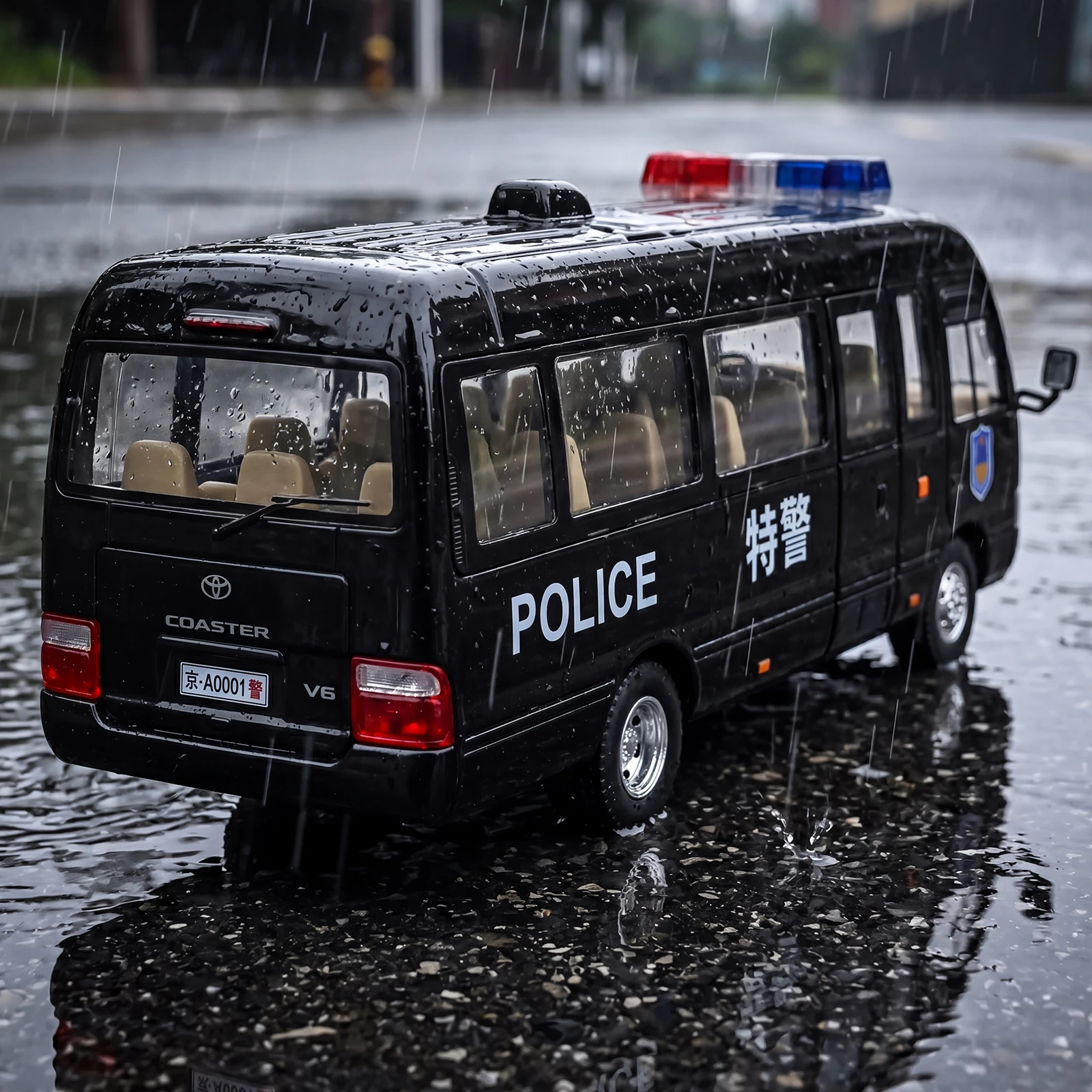 Фото Масштабная модель 1:24 Toyota Coaster, модифицированная версия для общественной безопасности и полиции, минивэн, литая металлическая модель, украшение для дома и компьютерная игрушка №1