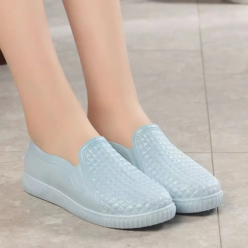 Free shipping low top rain shoes women's short rain boots mom kitchen shoes female chef loafer galoshes waterproof rainshoes