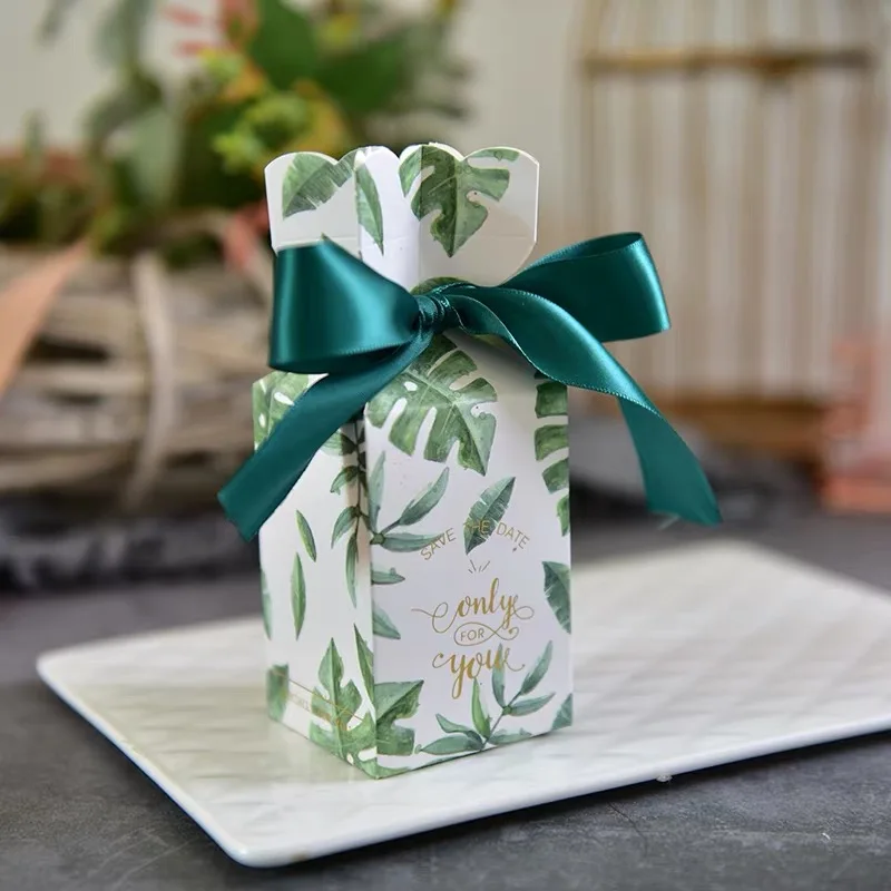 

50 pcs Vase style forest Green leaves Gift Box Candy Boxes with ribbons Wedding Favors ''save the date'' Party Supplies