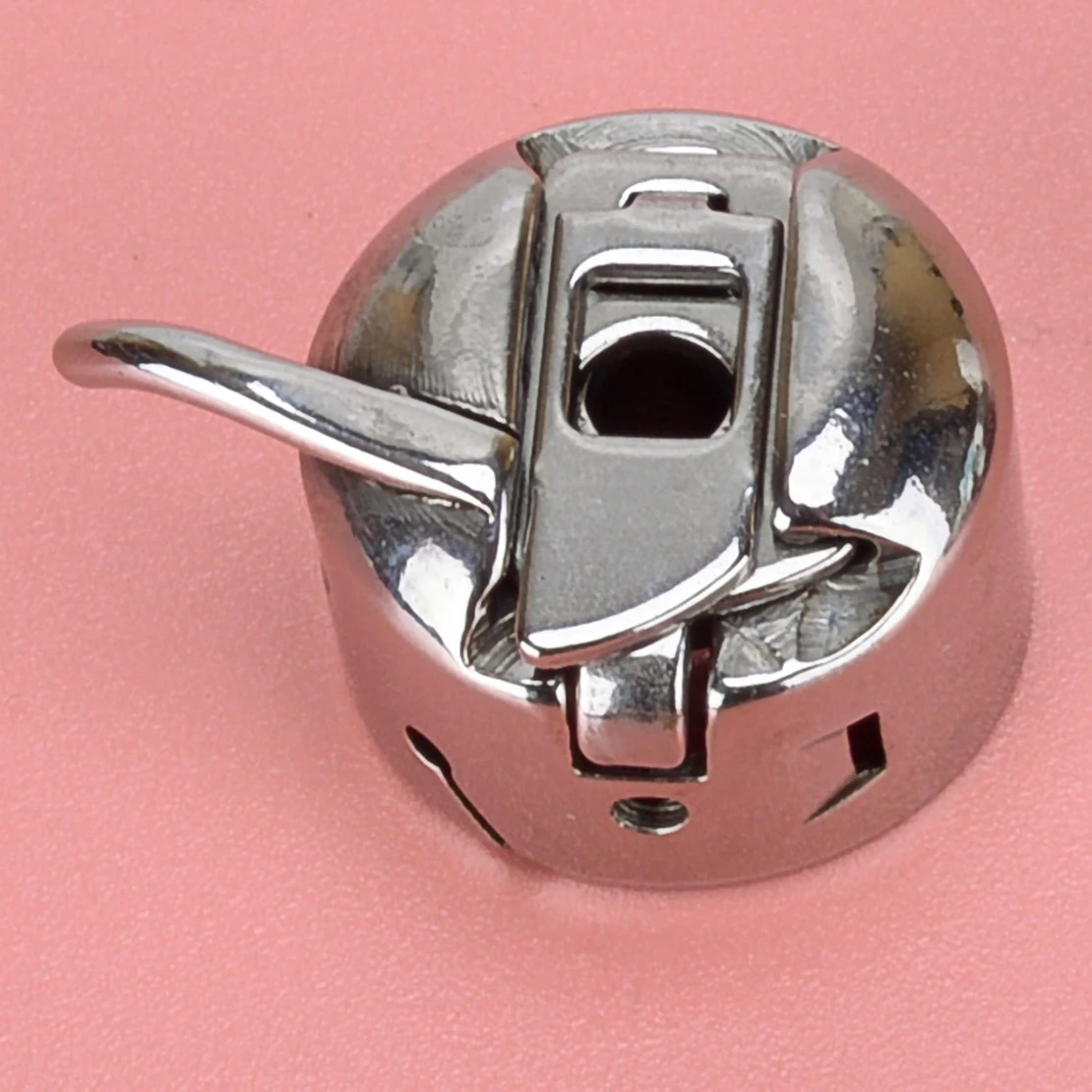 

KP-19233 Silver Bobbin Case Fit for SINGER 1105 1107 1116 1120 2250 2259 Tradition 3116 3232 Simple Bernette 12 56 Bernina 55