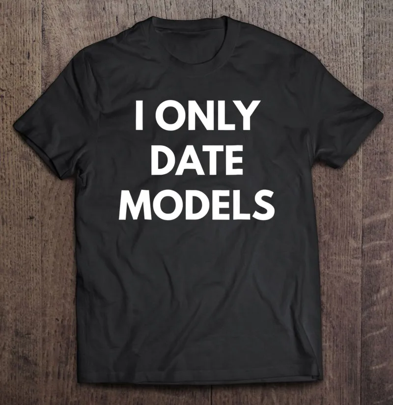 

Мужская футболка с надписью «I Only Date»