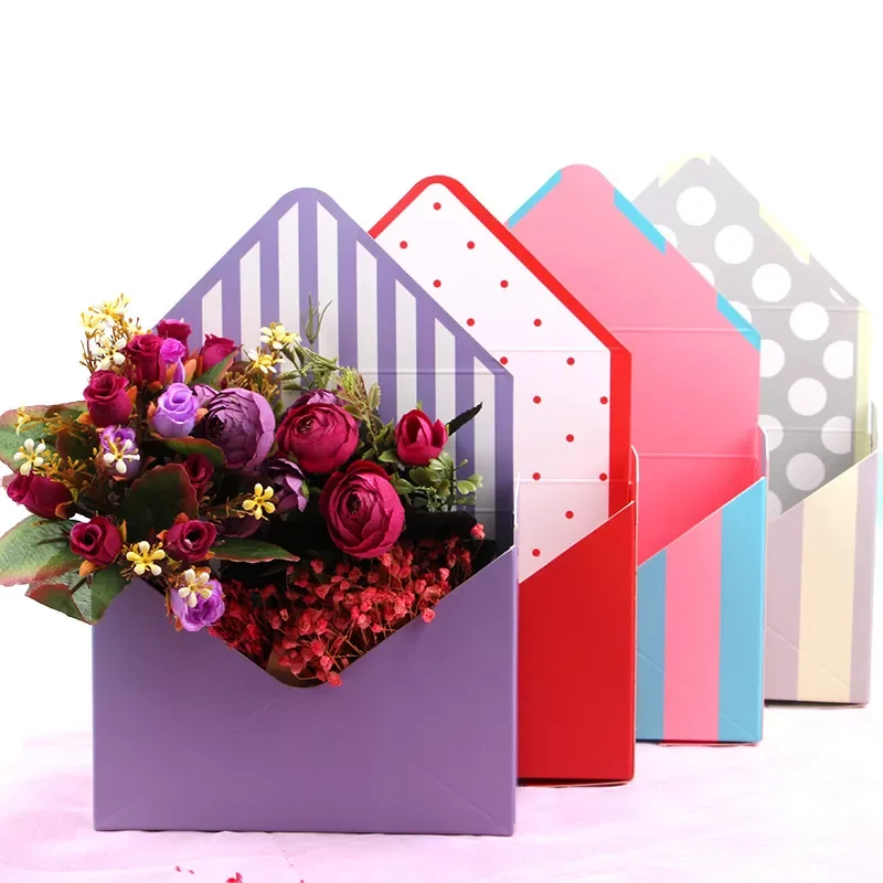 

NEW2023 Creative Envelope Fold Flower Storage Box Wedding Engagement Party Decor Stripes Printed Paper Packaging Wrapping Box