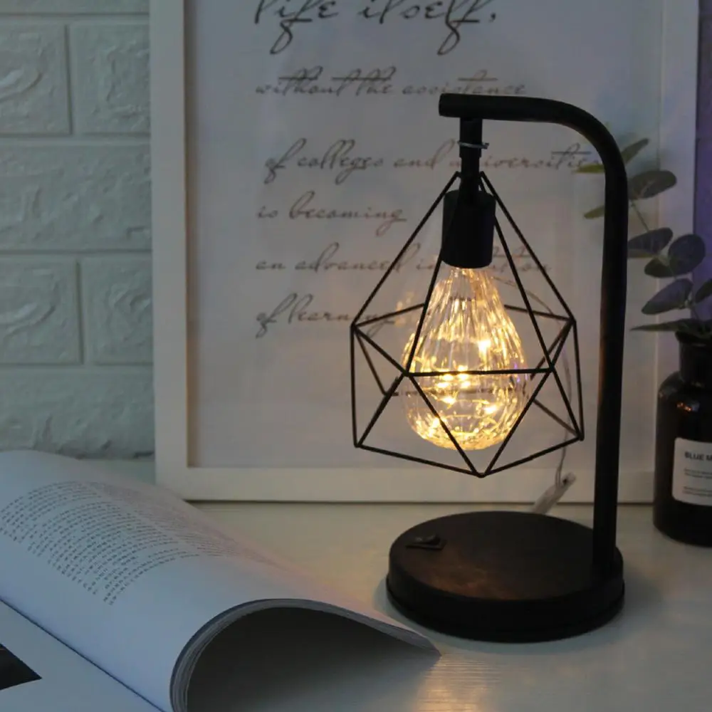 

Металлическая Минималистичная настольная лампа в стиле ретро, питание от батарейки, винтажная лампа для чтения, ночник для спальни, декоративное прикроватное освещение