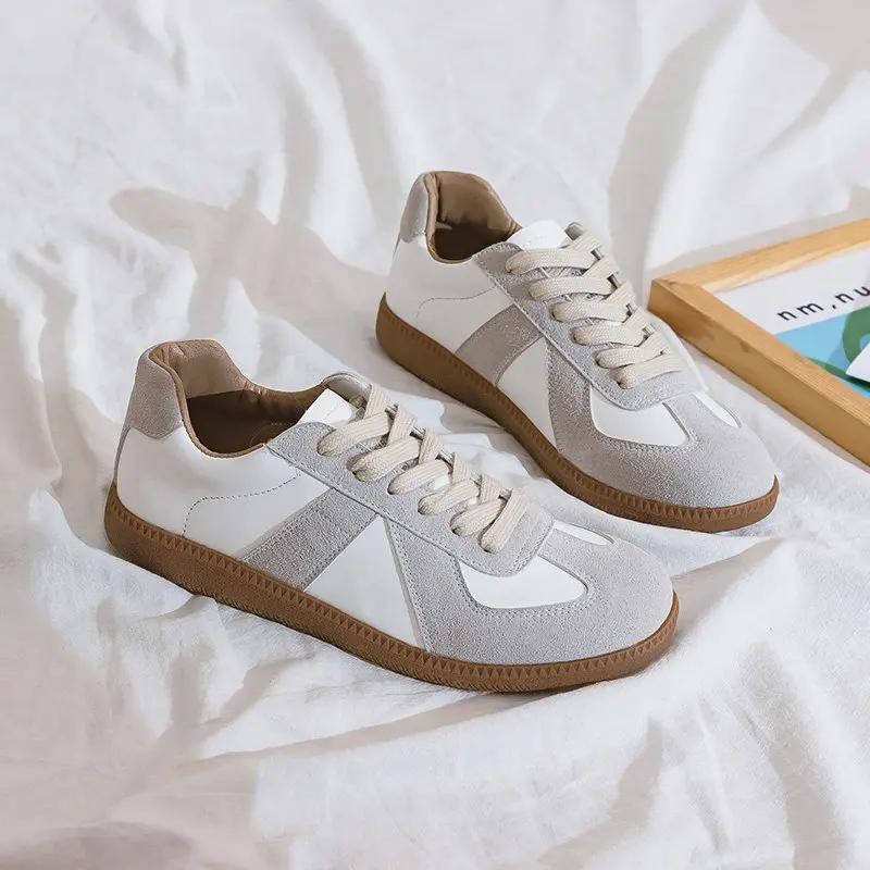 2023 New Genuine Leather Women's Moral Training Shoes Leisure Spring Flat Shoes Women's Leisure Outdoor Sports Shoes