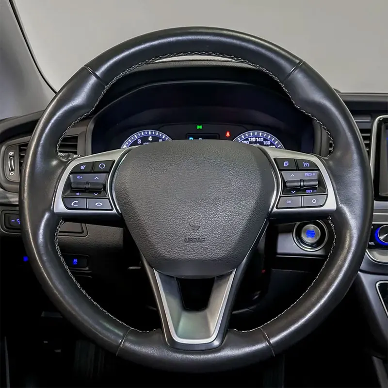 Фото Чехол на руль автомобиля с ручным шитьем для Hyundai grand i10 Sonata 2017-2020, индивидуальная накидка на руль из микрофибры, кожа №2