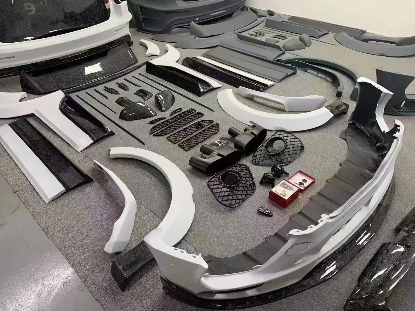 Передний задний бампер автомобиля комплект кузова для Bentley Bentayga Mansory Wheel бровь