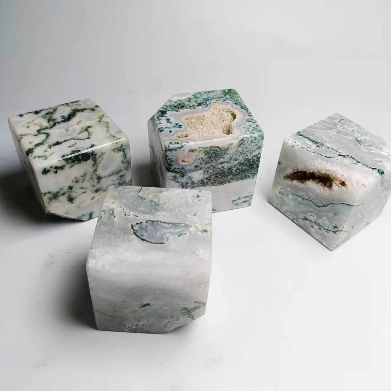 

1 шт., 5-6 см, Искусственный драгоценный камень, натуральные кристаллы, медитация, куб, мох, агат, куб для фэн-шуй, энергия, рейки, драгоценный камень