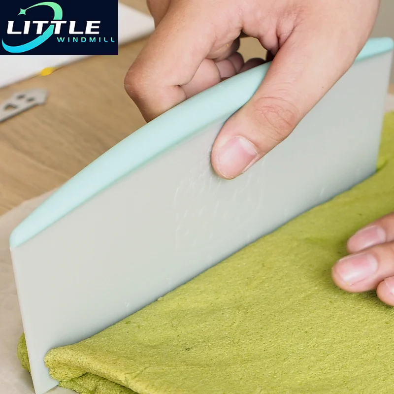 

Multifunction 9 Inches Large Nonslip Handle Dough Scraper Pastry Cutter with Scale