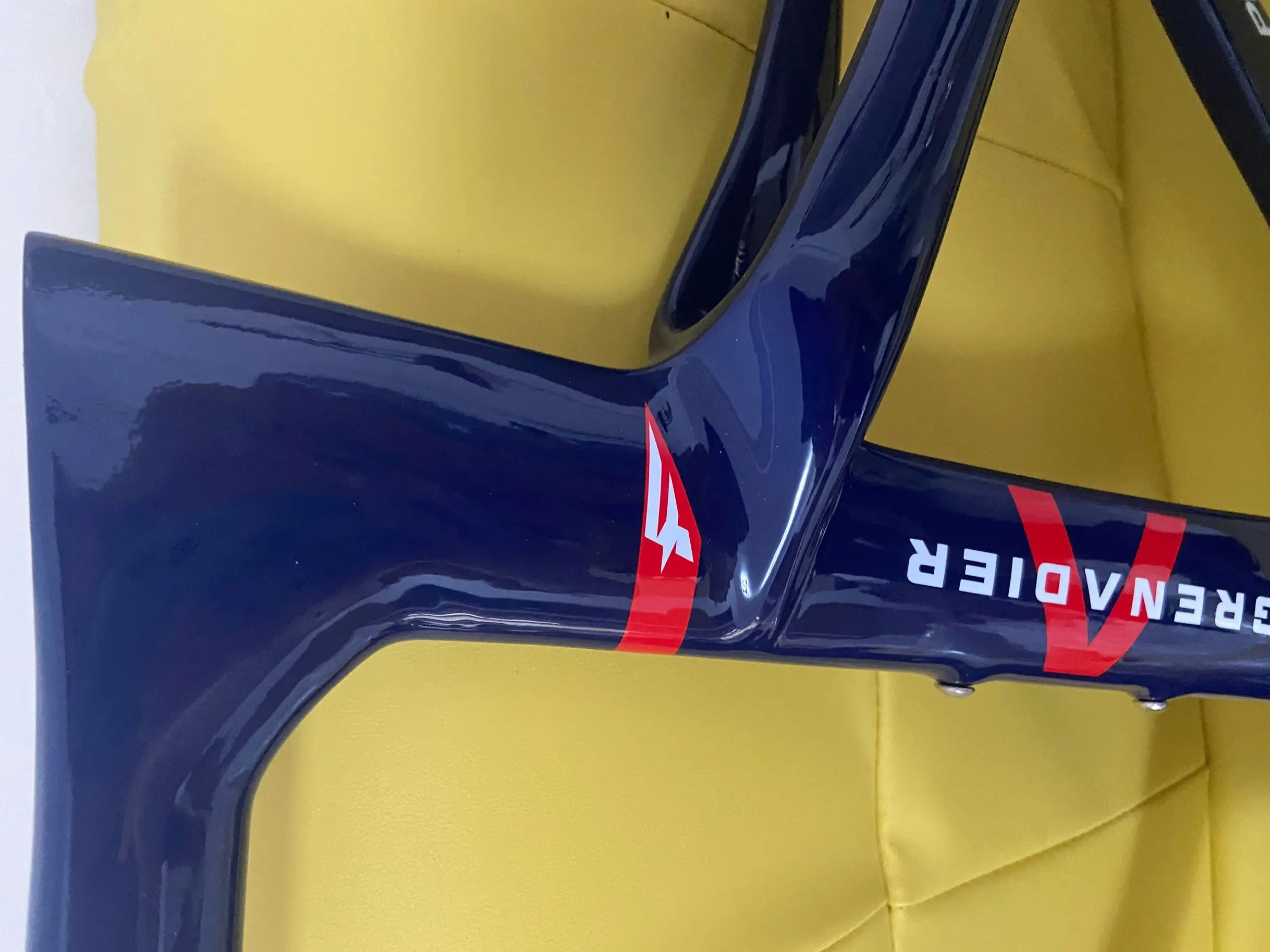 

Top quality cycling bike frameset T1100 1k glossy disc / rim brakes 12 style frame/14 style road bike frame in stock 430-575mm