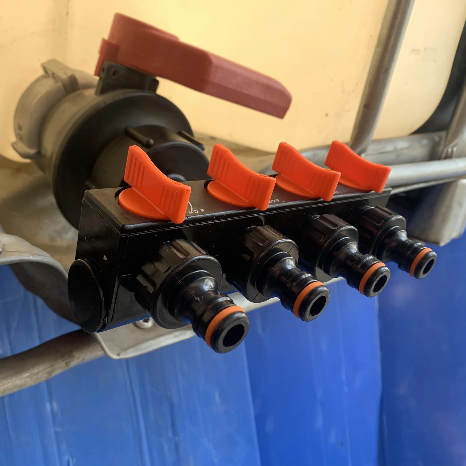 

Разветвитель для садового шланга разветвитель для садового шланга, 4-ходовой разветвитель для шланга с запорными клапанами для мойки садов...