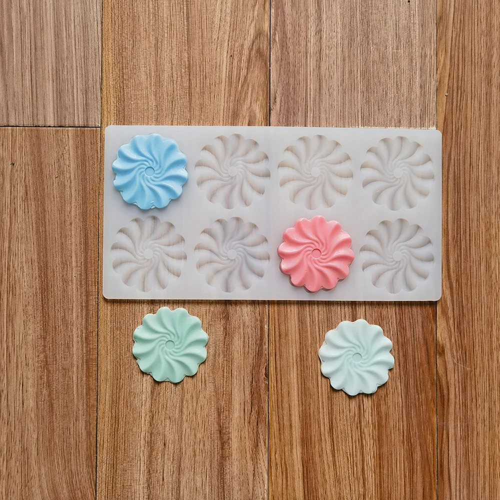 

8 vortex flip candy chocolate silicone mold DIY candy pudding dessert mold cake decoration plug-in kitchen baking utensils