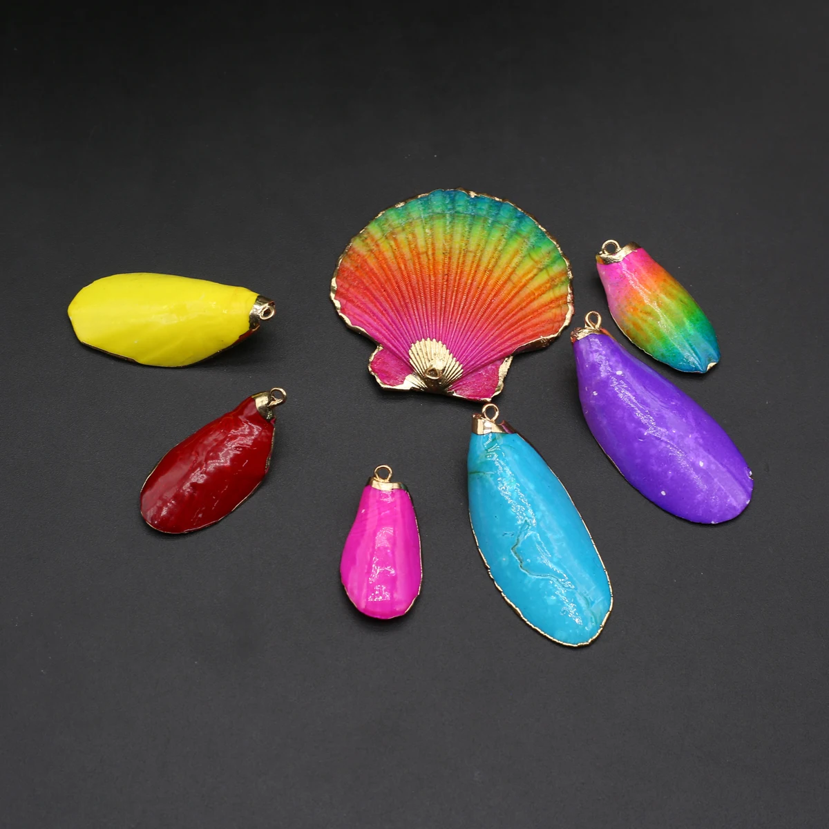 

4PCS Natural Scallop Seashell Pendant Shell Charms For Necklace Making Jewelry Gold Color Edged Conch Cowrie DIY Accessories
