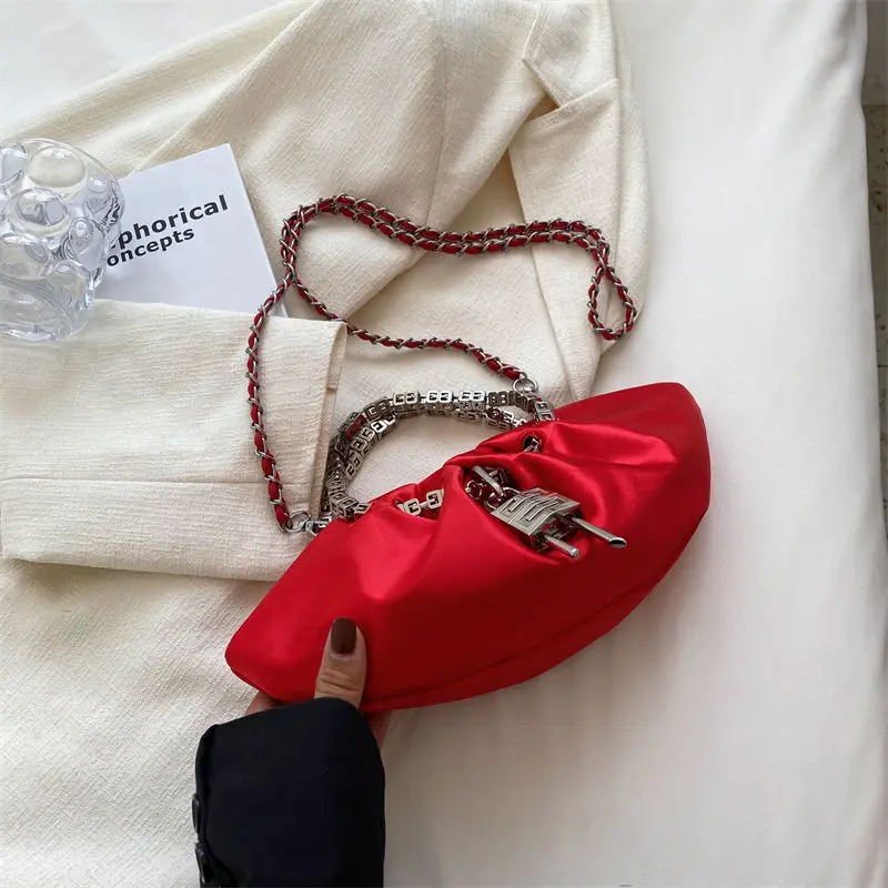 Сумка на плечо женская с металлической застежкой, прекрасный саквояж в форме облака, Роскошная сумочка-тоут с цепочкой и пряжкой, чемоданчик кросс-боди