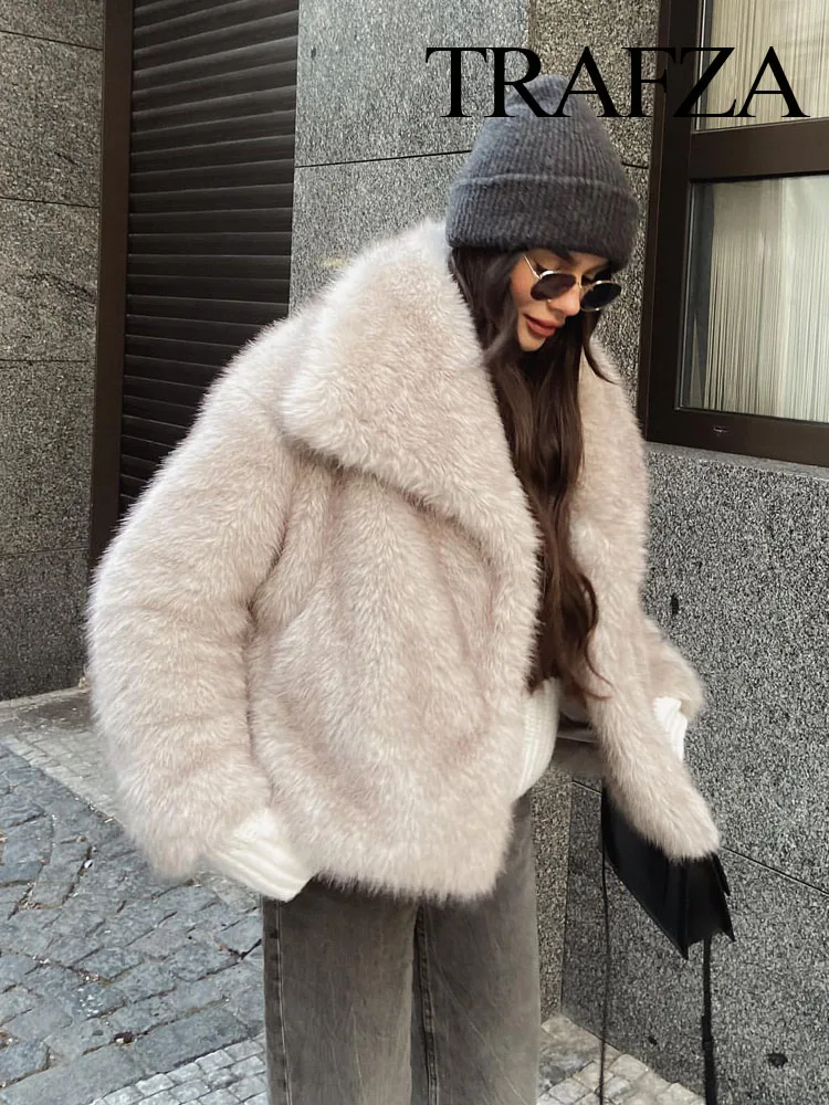 Женская зимняя куртка из искусственного меха