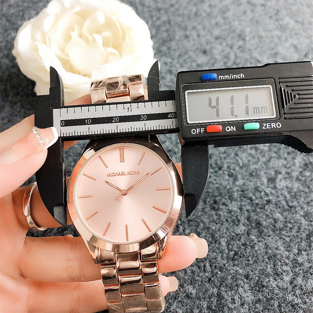 Фото Женские кварцевые часы Michael Kors 2026: модный минималистичный дизайн, роскошный деловой стиль, сплав, большой циферблат, подарок для женщин №3