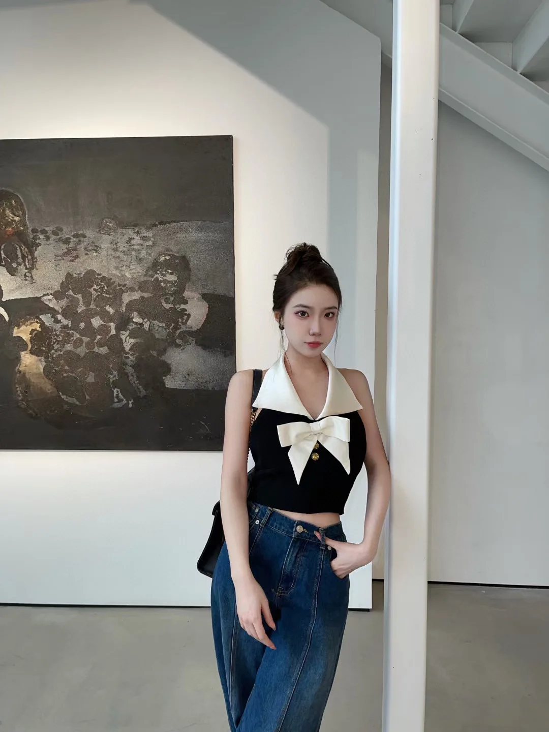 Фото Женский короткий жилет Kpop в Корейском стиле, майка с лямкой на шее и открытой спиной, пикантная рубашка без рукавов, с бантом, в стиле пэчворк... №4