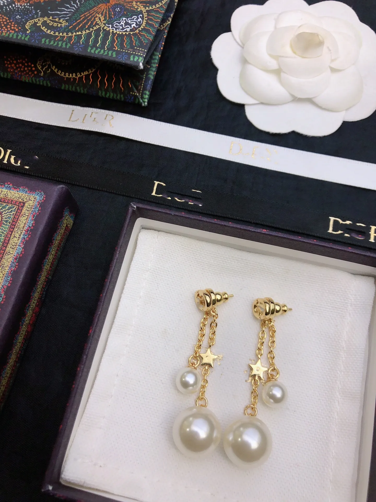 

European and American new pearl tassel pendant earrings