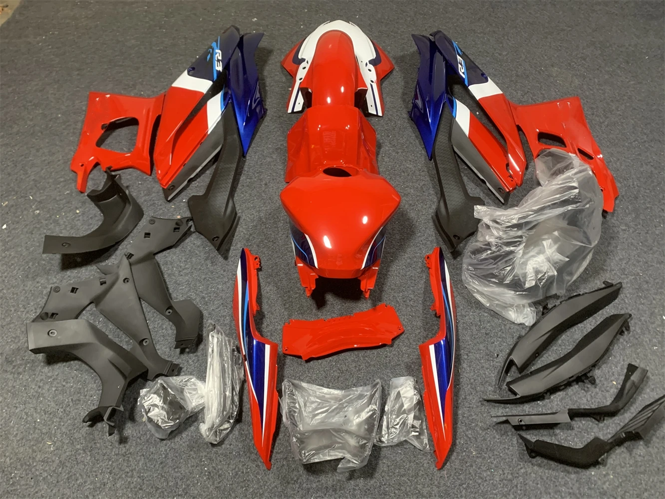 Обтекатель для мотоцикла обтекатель красного синего и белого цвета модели 2019 2020