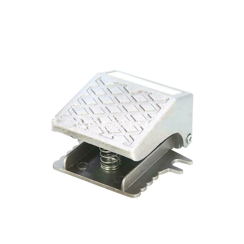 

FV-02 Industrial Air Mechanical Accessories Threaded Zinc Alloy 3 Way Control Pneumatic Pedal Momentary Foot Switch