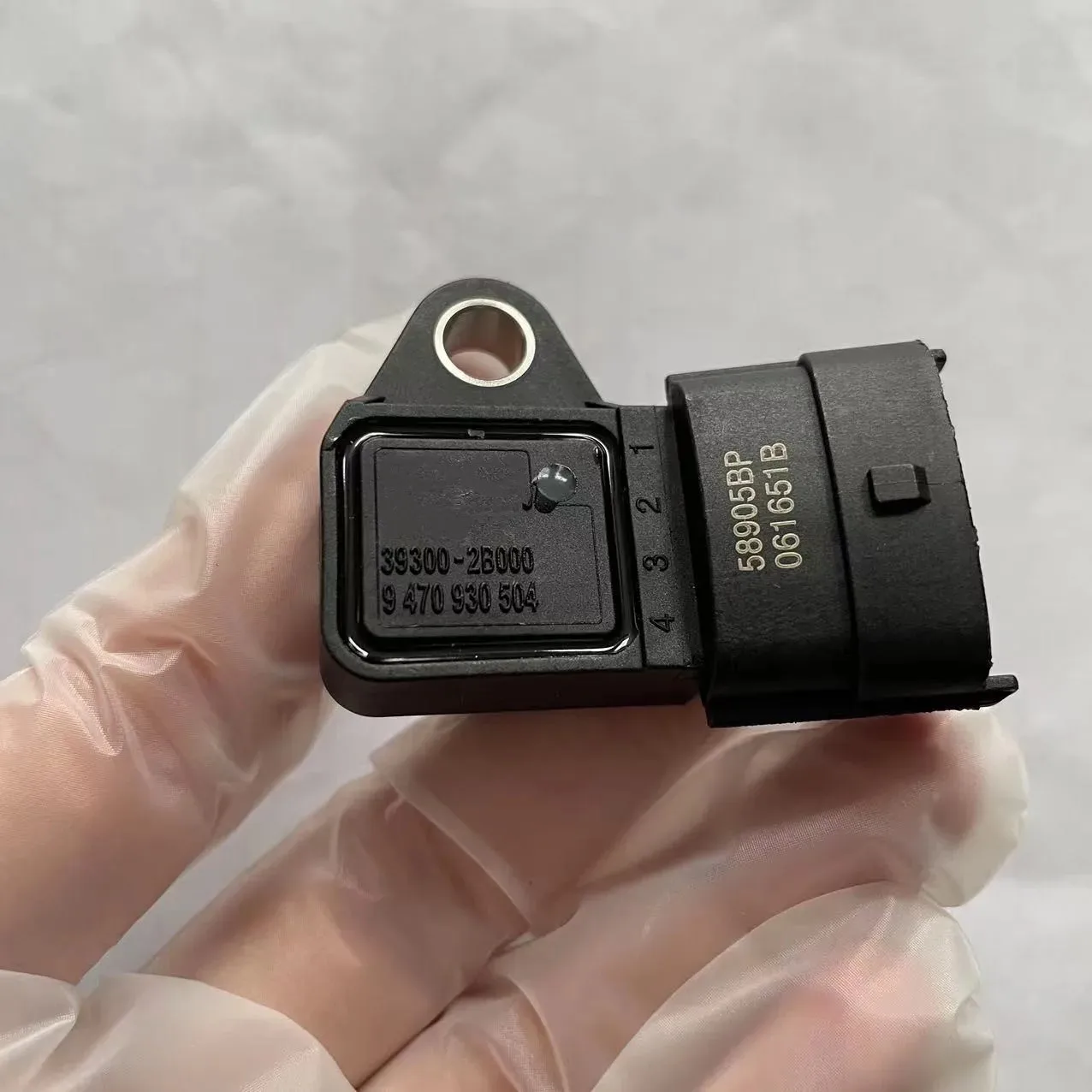 

Датчик давления впускного воздуха в коллекторе для Hyu-ndai Accent-для KI-A Sorento-Sportage Forte-Koup Optima-Rondo 39300-2B000