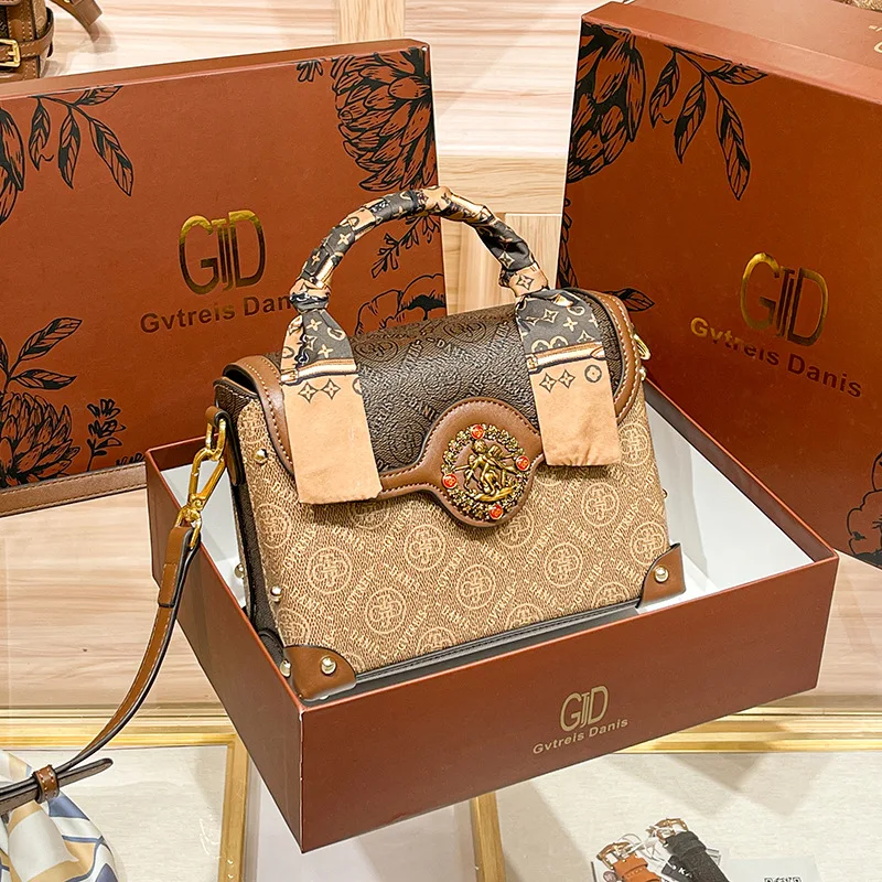 Women's Bag 2023 New Fashion Handbag One Shoulder Crossbody Bag Designer Advanced Texture Fashion Versatile Small Square Bag