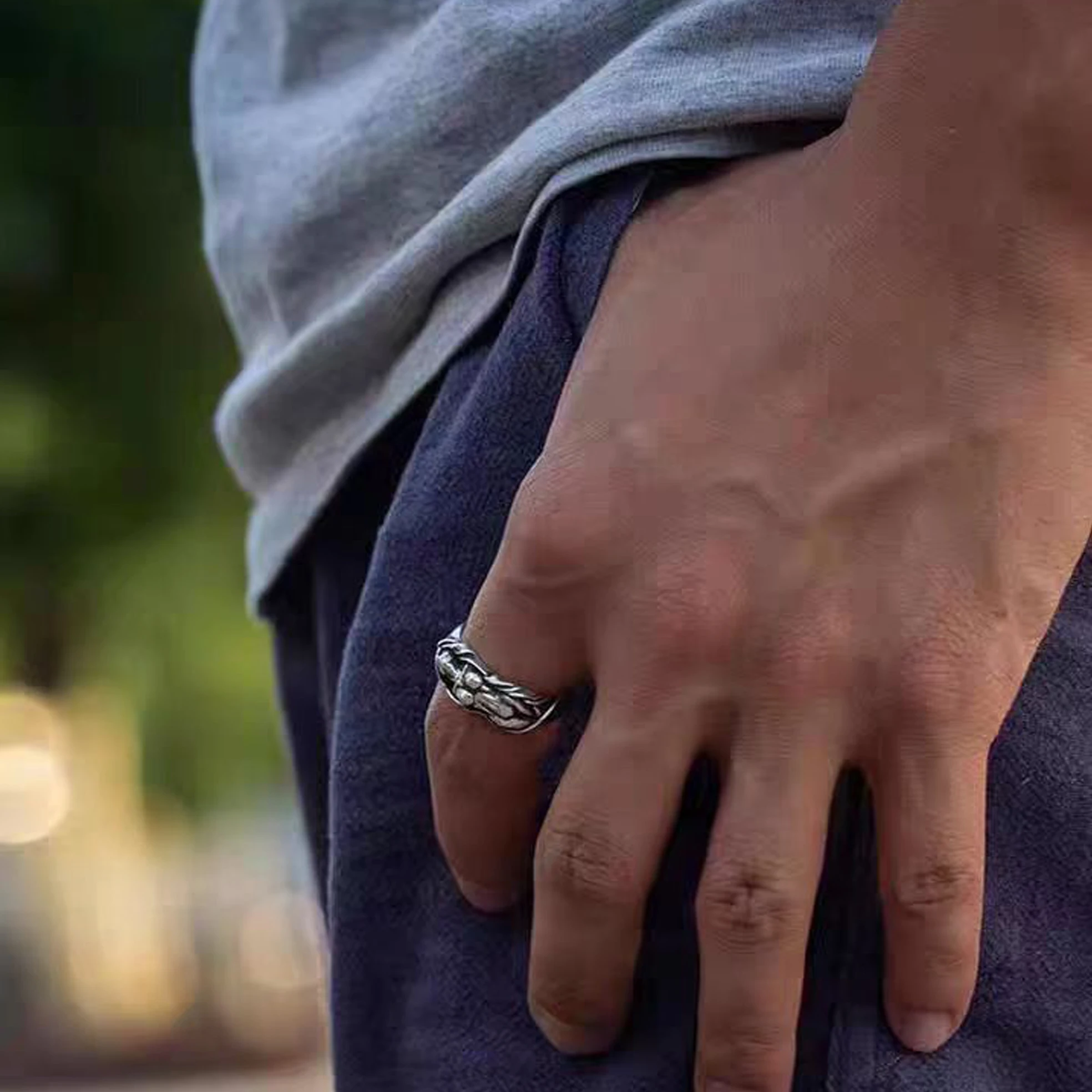 Женское кольцо из серебра 925 пробы с изображением персонажа