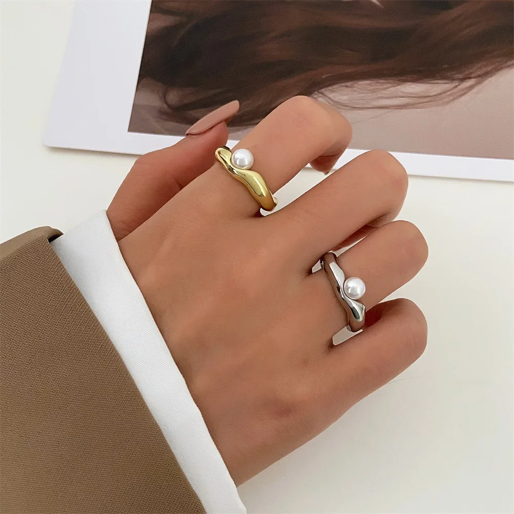 

Luxurious Fashion Two Tone Ring with Micro Pearl Inlaid Food Ring Opening Adjustable Jewelry Gift