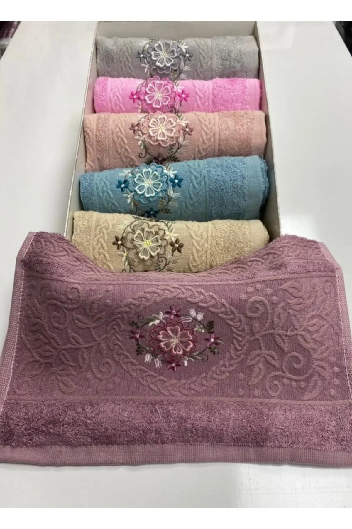 Объемный рисунок в виде маргаритки 6 дюймов 30x50 коробке фотография| |