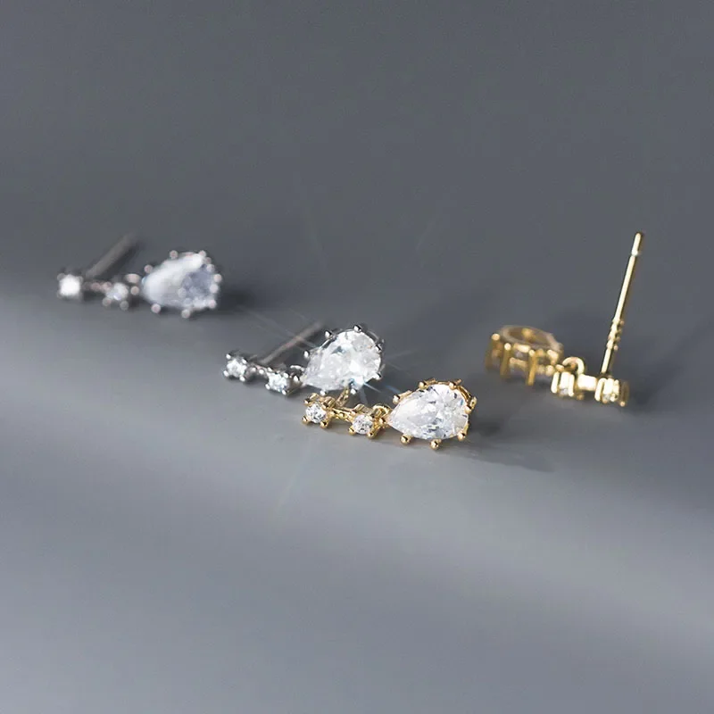 Женские серьги-гвоздики из серебра 925 пробы с фианитом