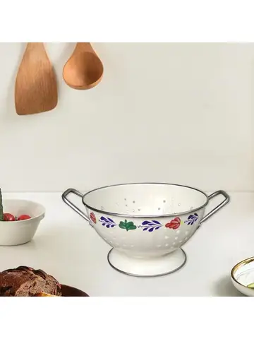 Металлический дуршлаг с двойными ручками