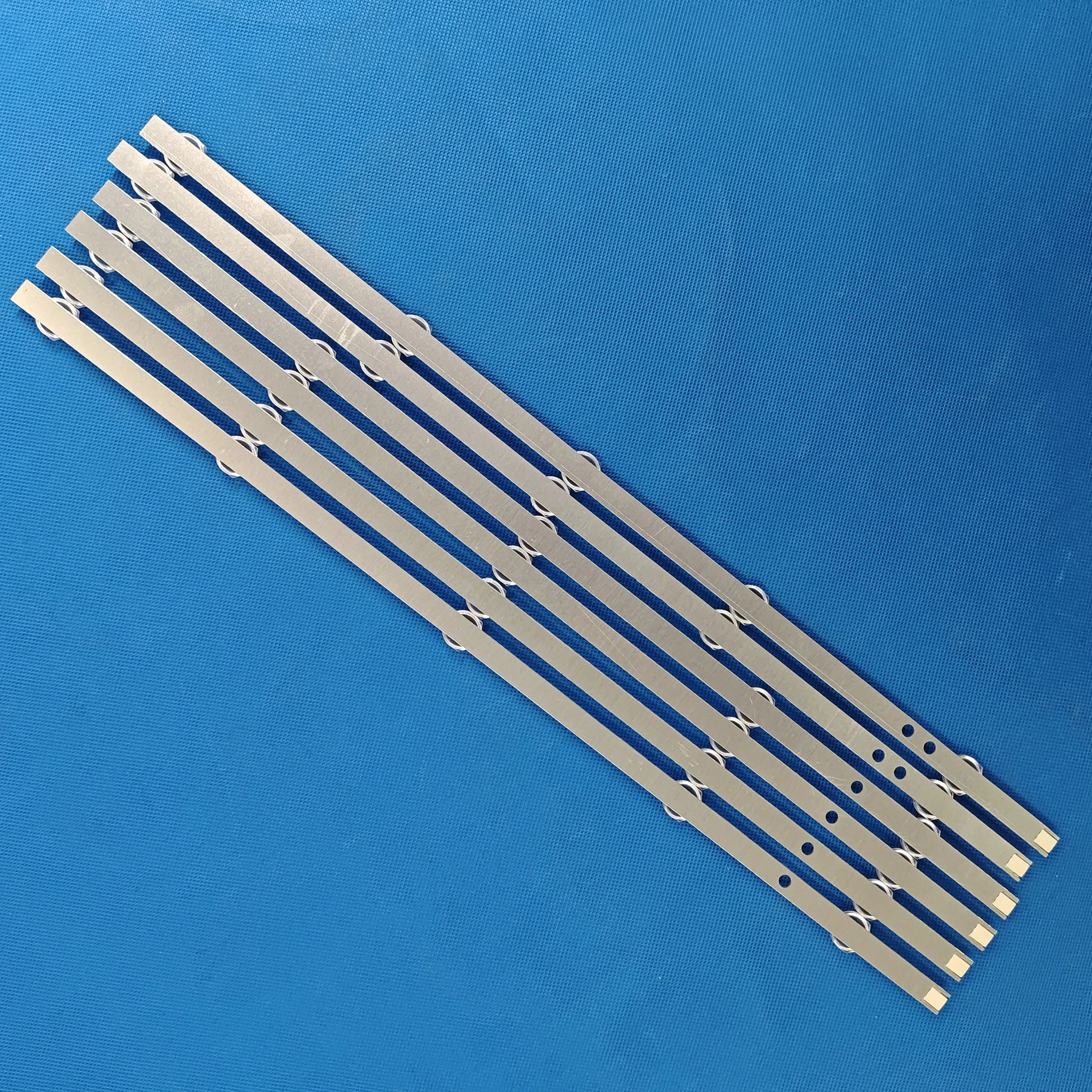 Светодиод VES500UNDA-2D-N11 VES500UNDC-2D-N12 LUX 0150006 D50F289M4CW LT-50C750(A) 50HB26T72U P50D300FP 50HB6T72UA 50HB6T72U SVV500A51