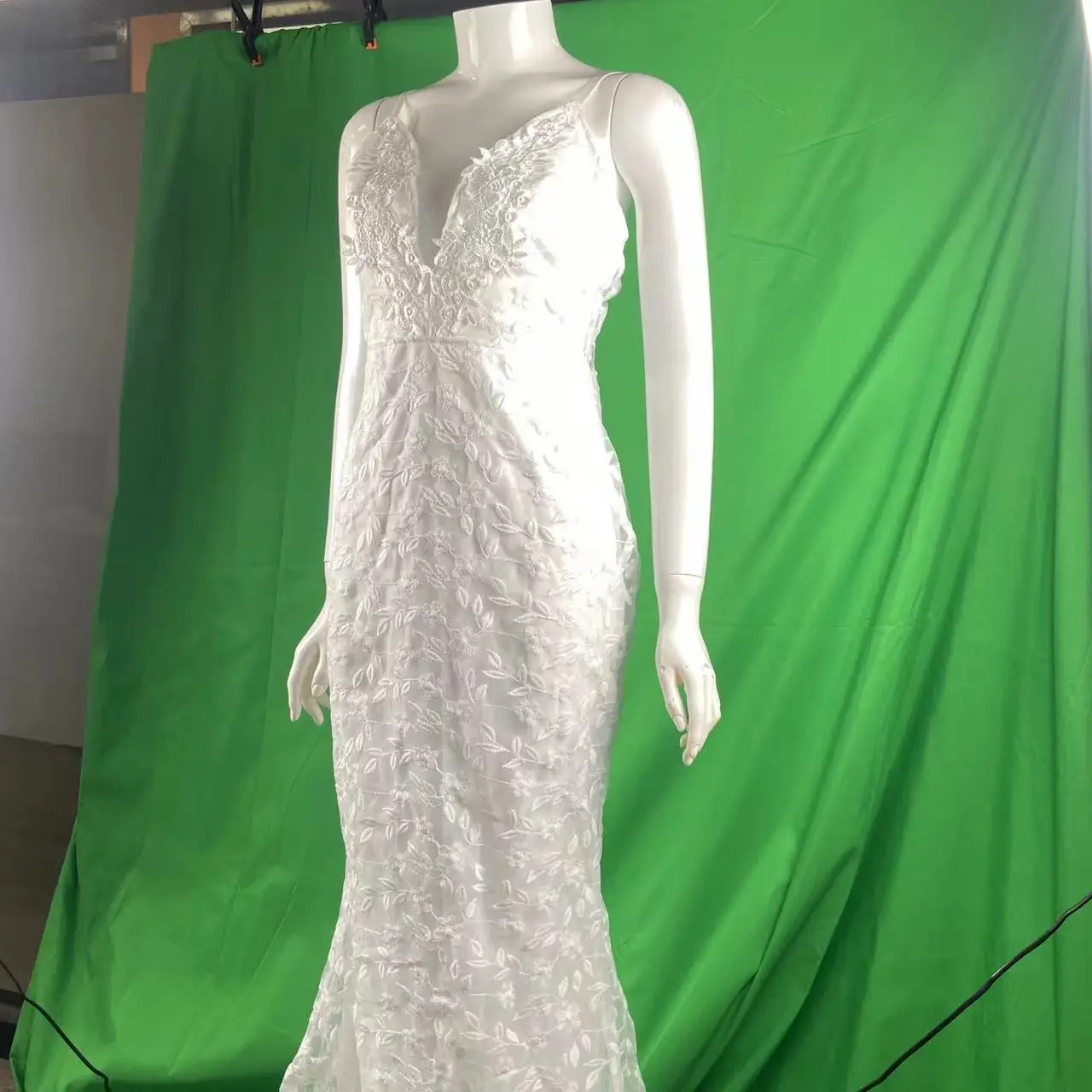 Элегантное коктейльное платье белые бретельки тюлевые платья для выпускного