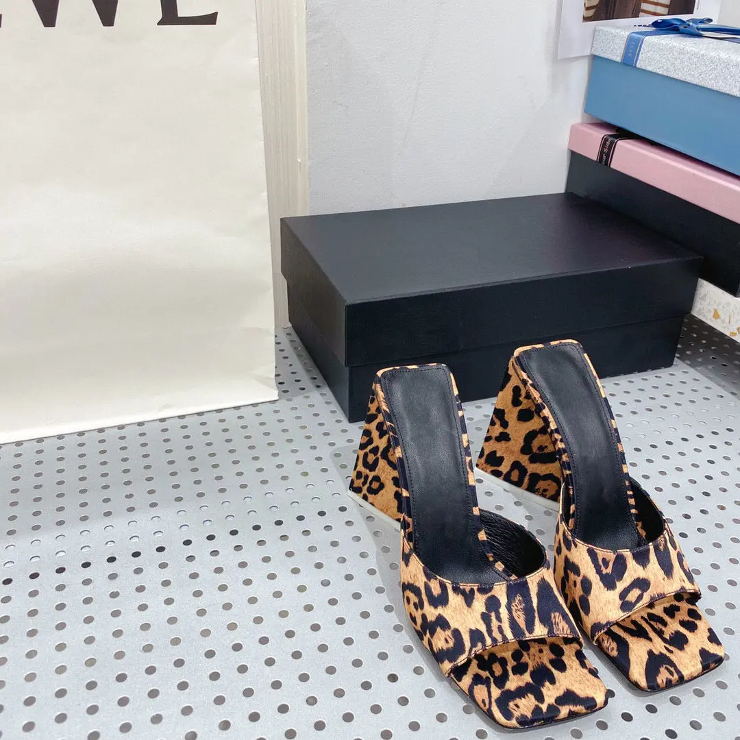 

Женские туфли из натуральной кожи, с открытым носком, на высоком каблуке