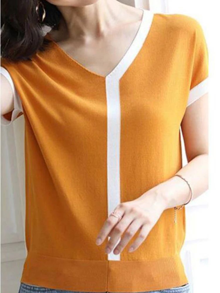 Женская футболка с коротким рукавом и V-образным вырезом