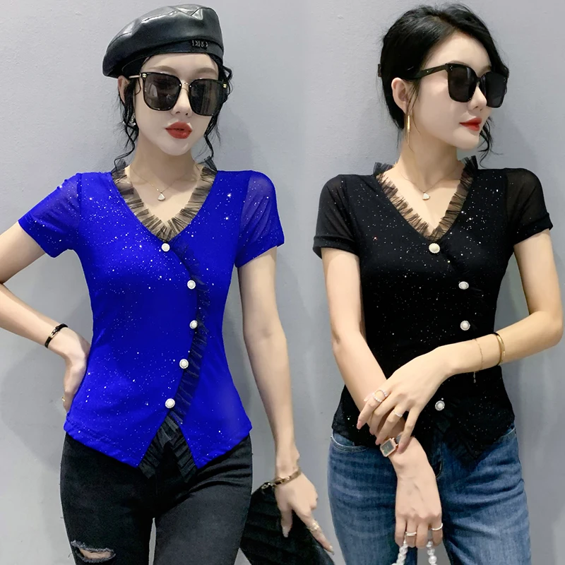 Женская футболка с коротким рукавом V-образным вырезом |