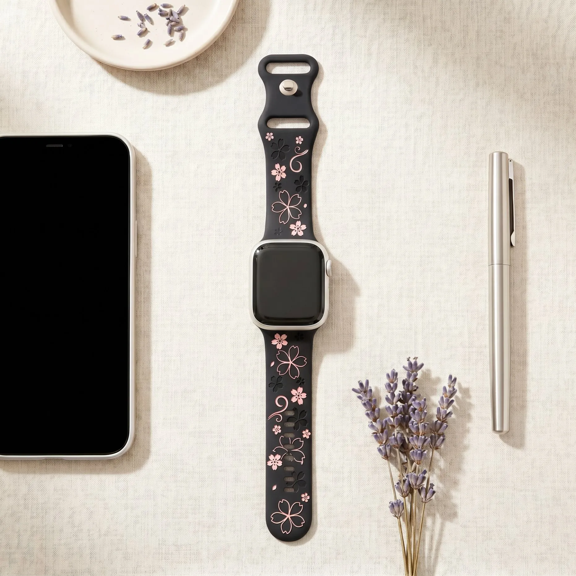 Фото Ремешок с цветочным узором и гравировкой Sakura для Apple Watch, 40 мм, 41 мм, 42 мм, 44 мм, 45 мм, 46 мм, 49 мм, силиконовый спортивный ремешок для iWatch Series 11, 10, SE, 9, 8, 7, 6 №2