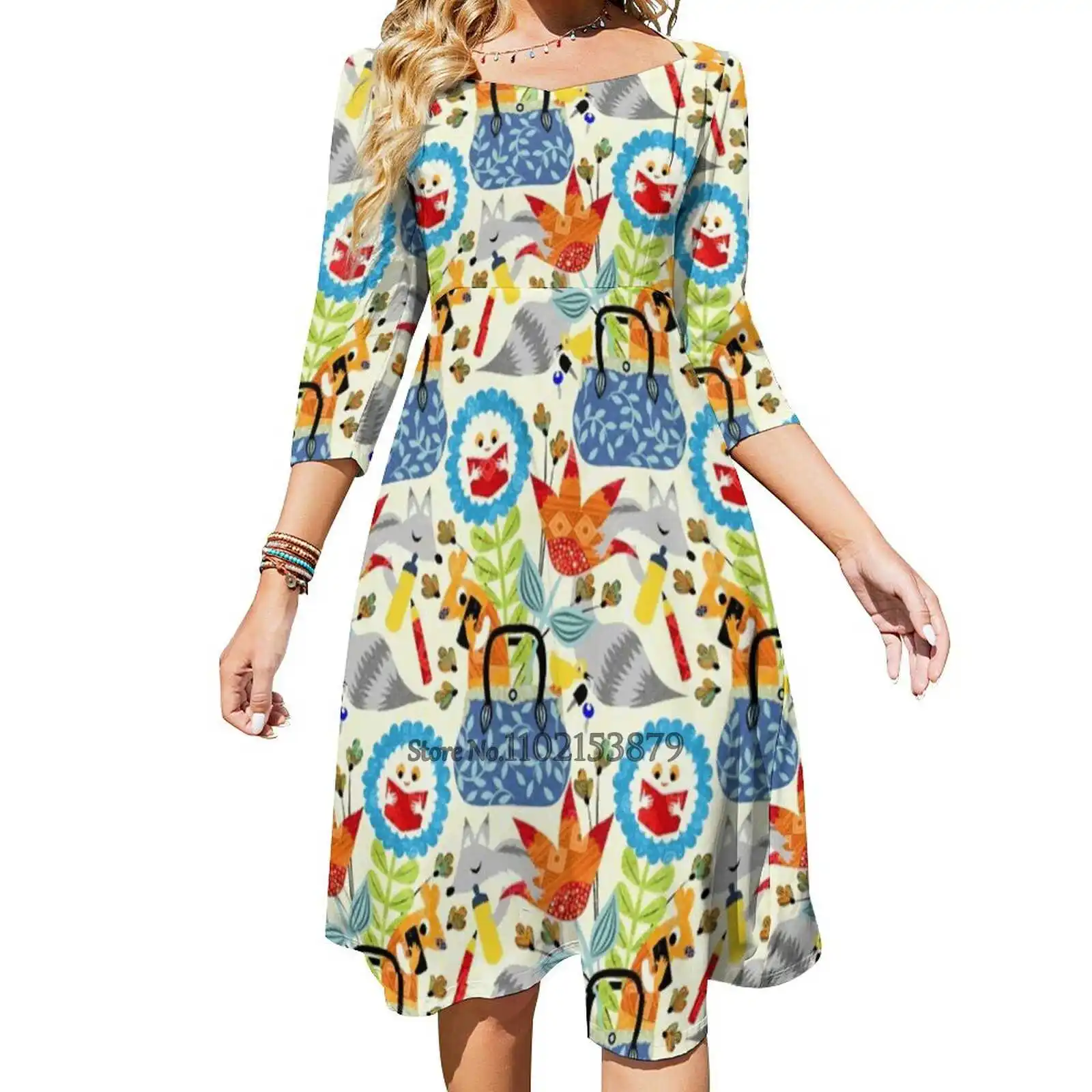 

Женское платье на завязках с открытой спиной и квадратным вырезом