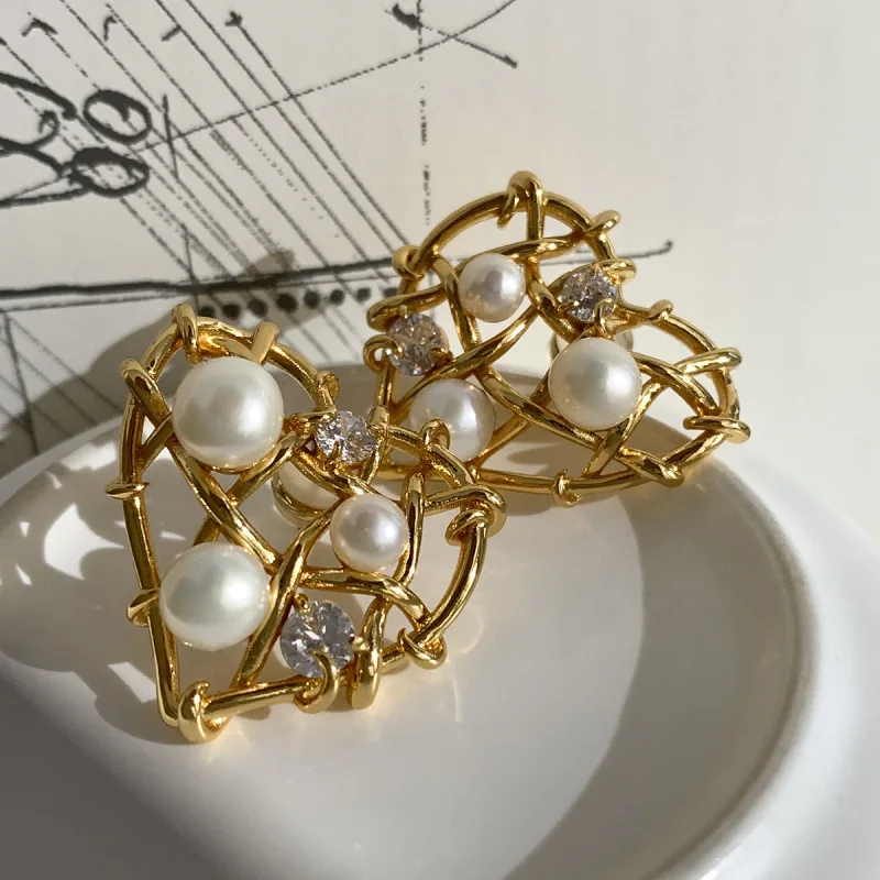 

Новые французские ретро серьги с пресноводным жемчугом, серьги в виде сердца из серебра 925 пробы, ювелирные изделия с иглой, серьги с холодным ветром