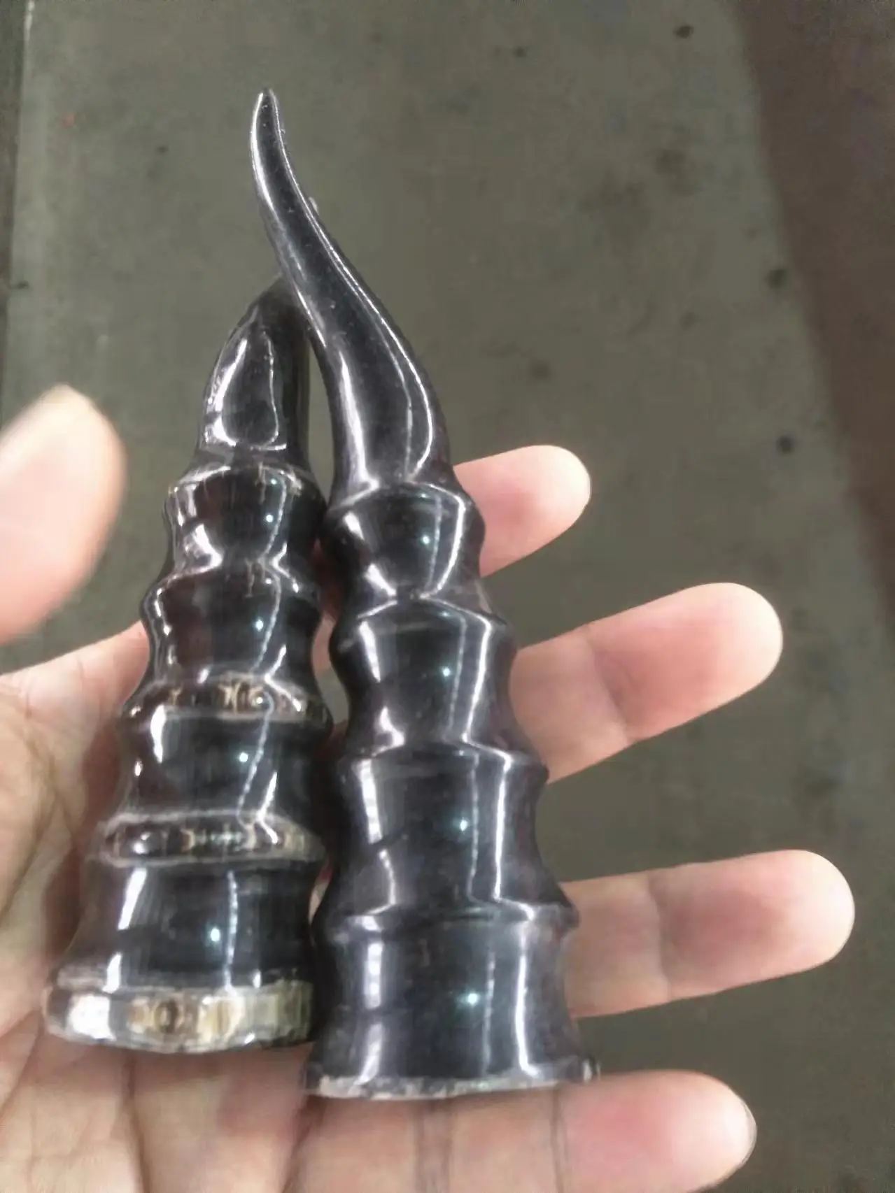 

Decoration Old natural Tibetan sheep's horn，A Pair,Free shipping