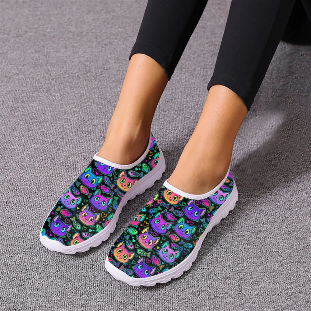 

Кроссовки женские с круглым носком, Вулканизированная подошва, на шнуровке, удобная брендовая Дизайнерская обувь, мягкие, с градиентным переходом цветов, с рисунком кошки и рыбы, весна-осень