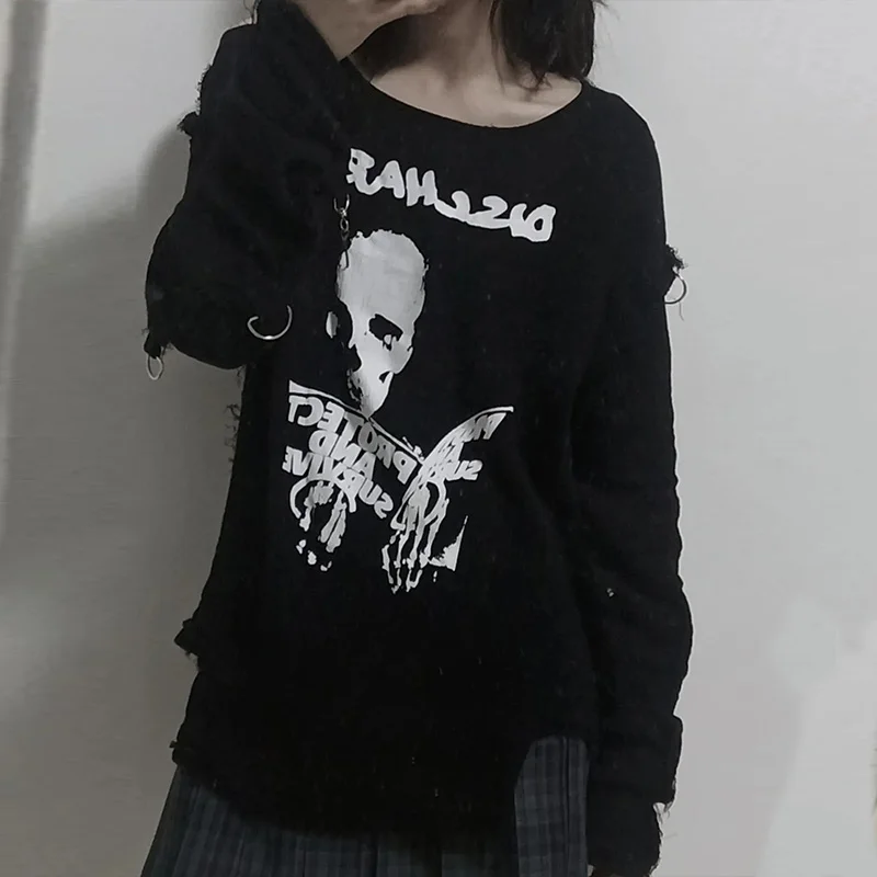 

Черная Готическая Футболка с принтом черепа, Женская хлопковая свободная футболка с длинным рукавом и открытыми плечами, милые асимметричн...