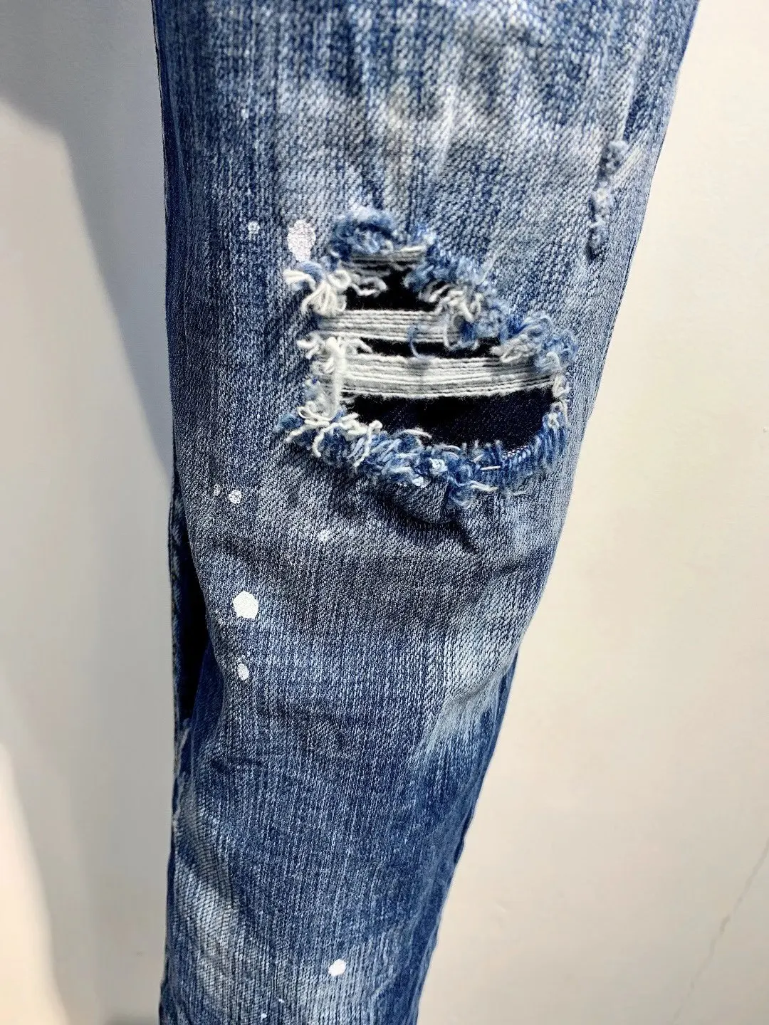 2023 New D2 Jeans Men's Slim Fit Wash Blue Patched Patches Imprint Small Feet Casual Fashion