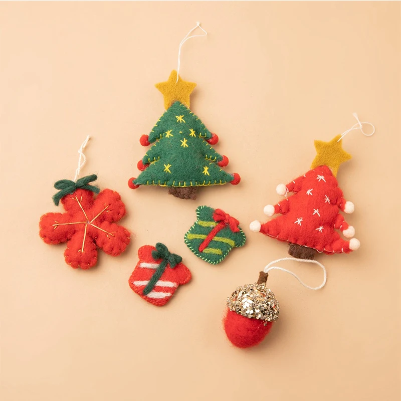 

Wool Felt Christmas Accessories Christmas Tree Decorative Pendant Red and Green Snowflake Pine Cute Wool Gifts